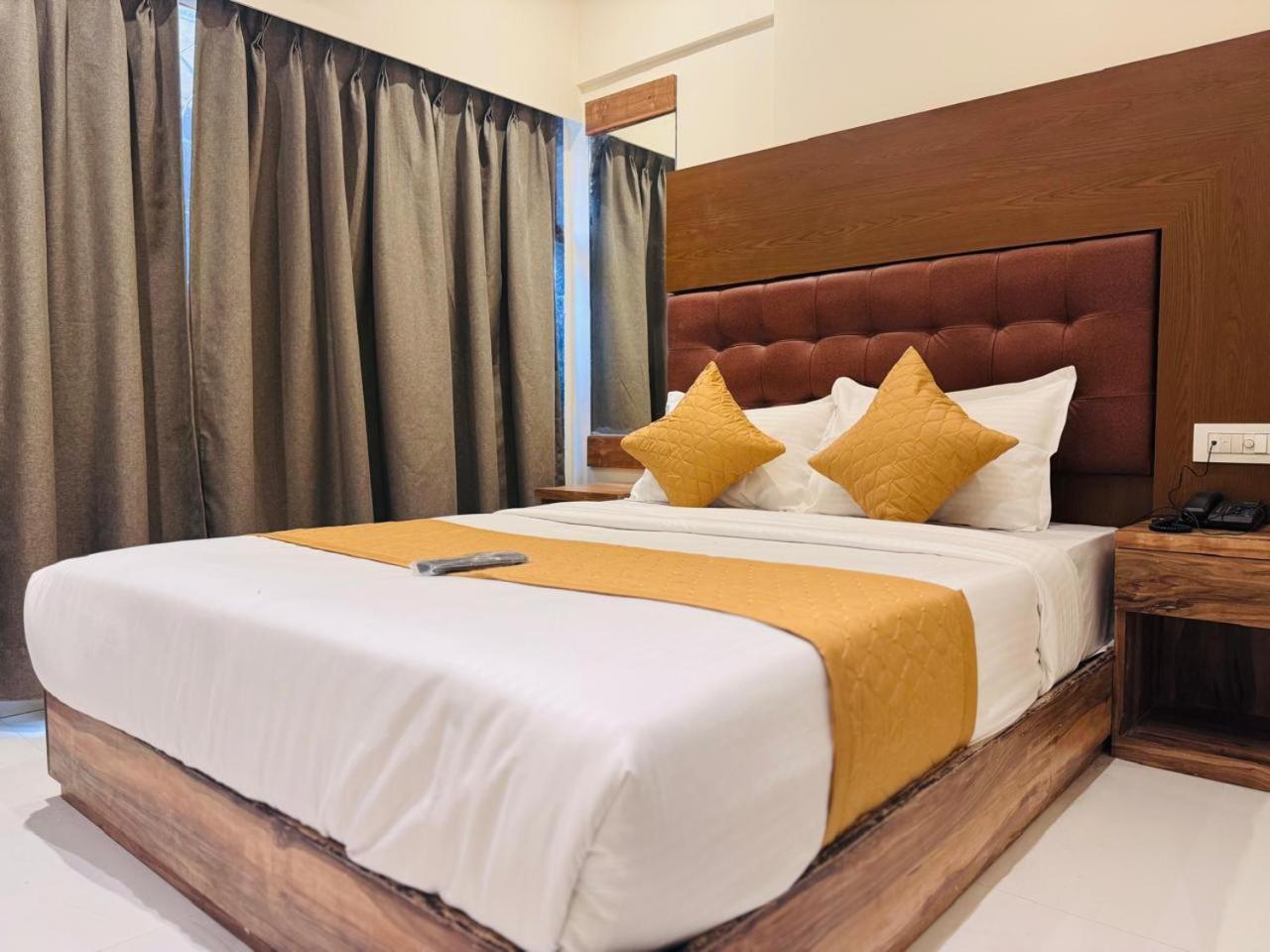 Hotel West Line Andheri *