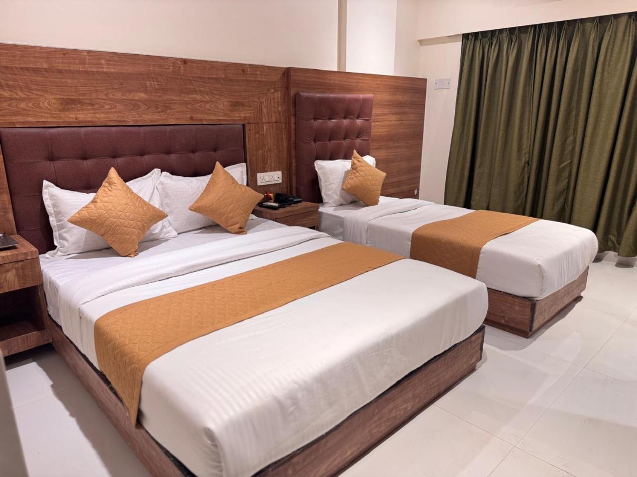 West Line Andheri Hotel Bombaj