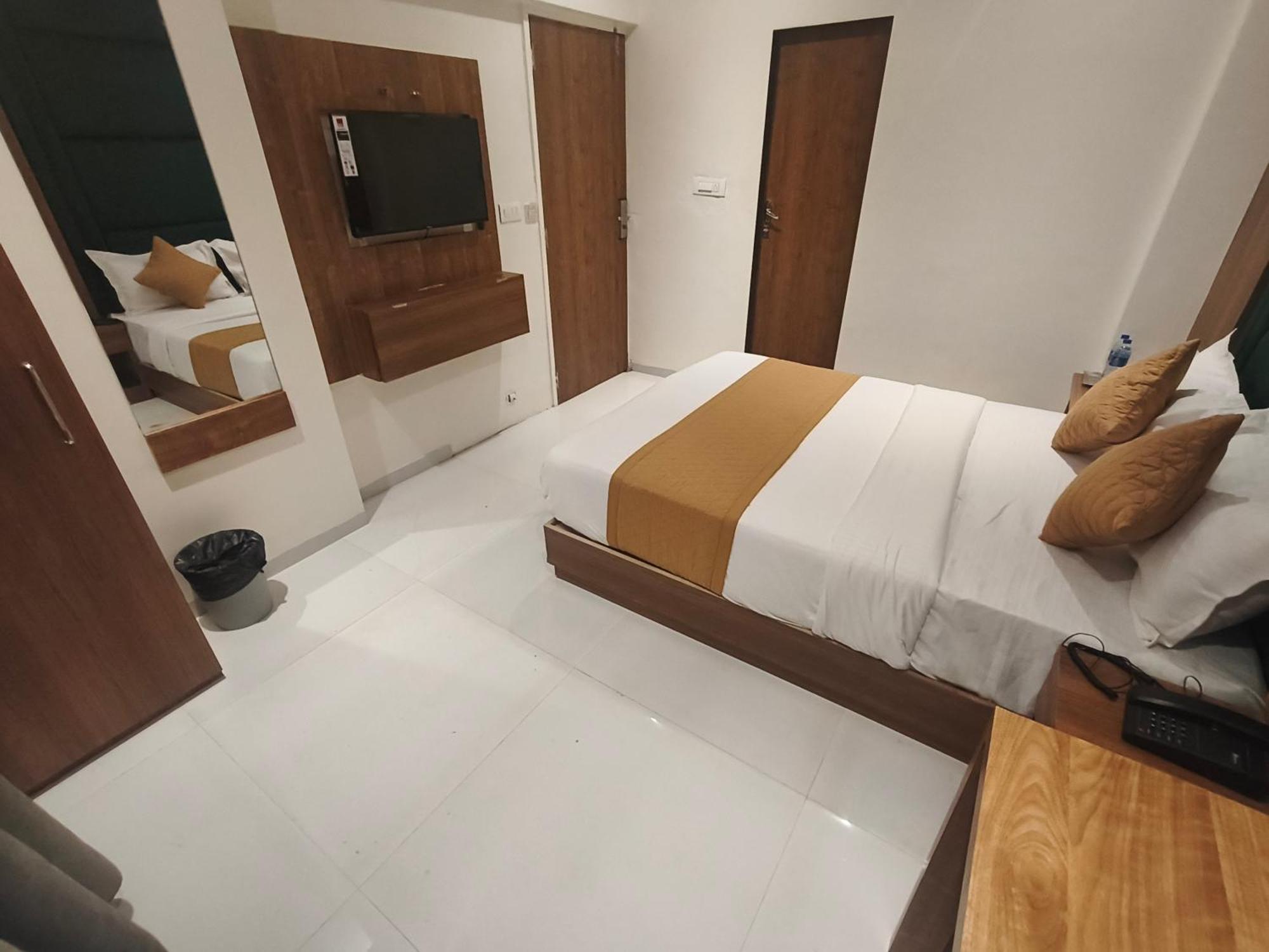 Hotel West Line Andheri